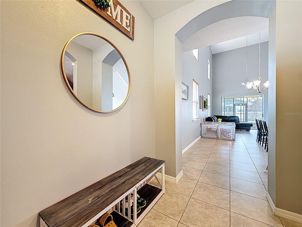 Image 14 of property listing at 10927 VERAWOOD DRIVE, Riverview, FL 33579