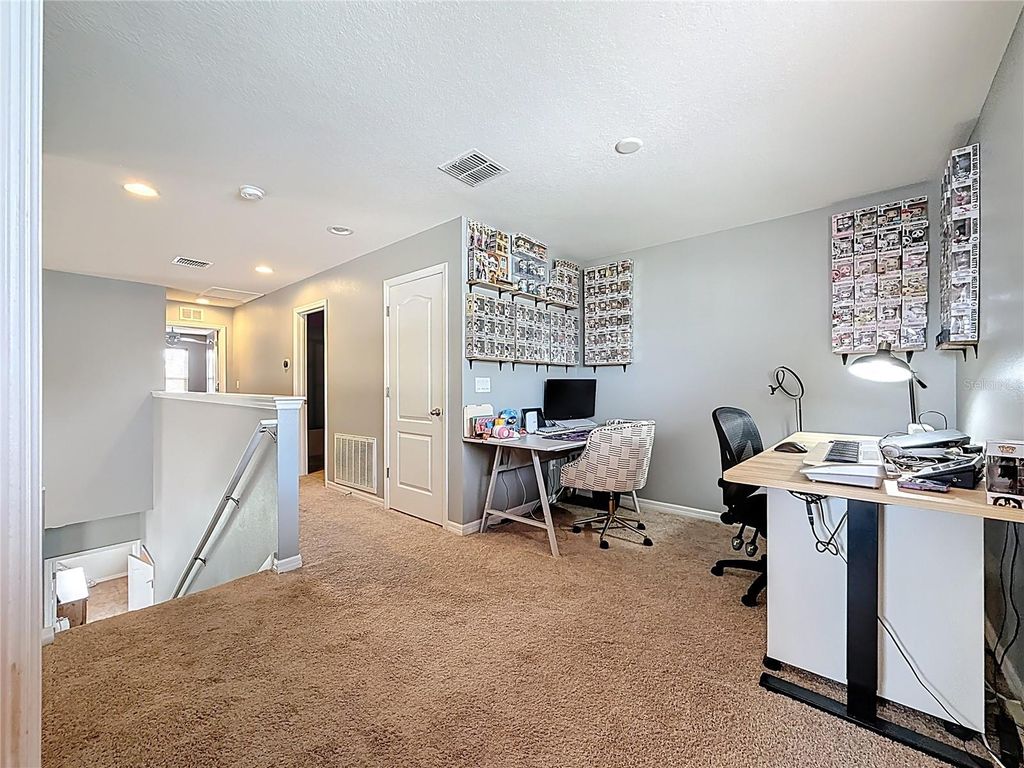 Image 32 of property listing at 10927 VERAWOOD DRIVE, Riverview, FL 33579