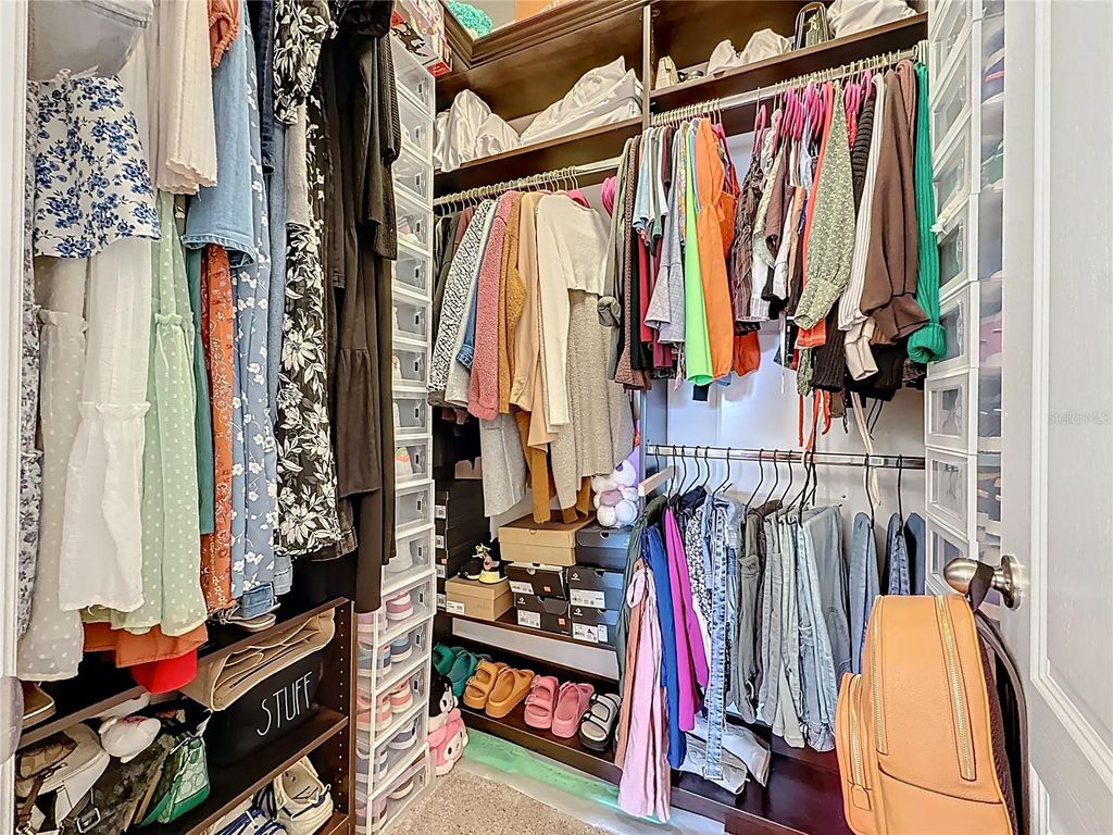 Image 51 of property listing at 10927 VERAWOOD DRIVE, Riverview, FL 33579