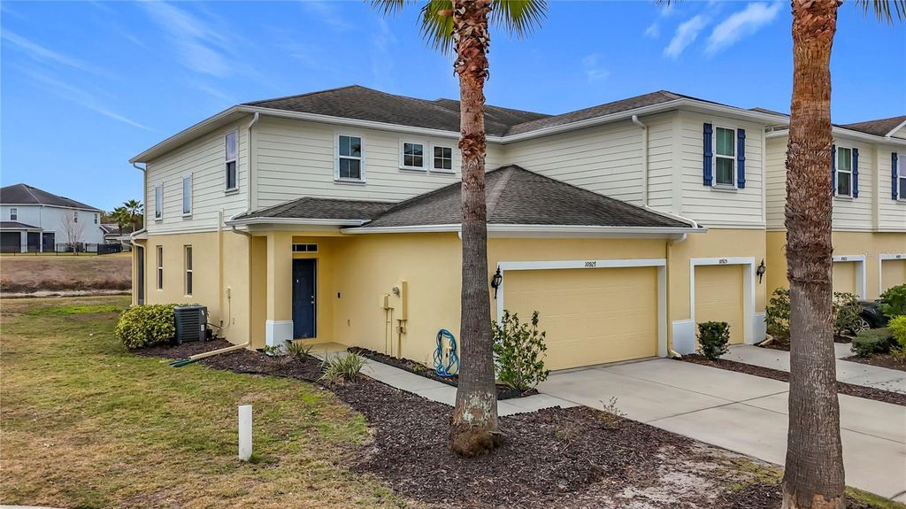 Image 8 of property listing at 10927 VERAWOOD DRIVE, Riverview, FL 33579