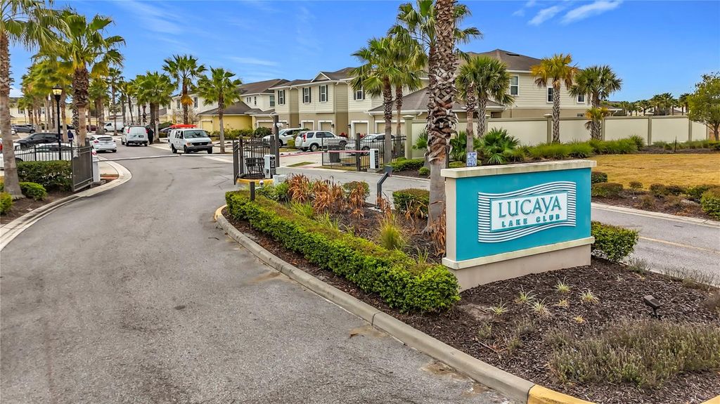 Image 75 of property listing at 10927 VERAWOOD DRIVE, Riverview, FL 33579