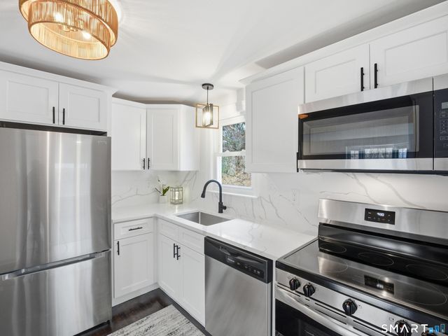 203 West Road, Colchester, CT 06415