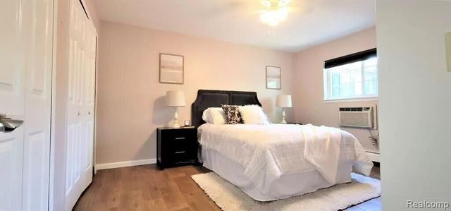 2445 Torquay Avenue 211, Royal Oak City, MI 48073