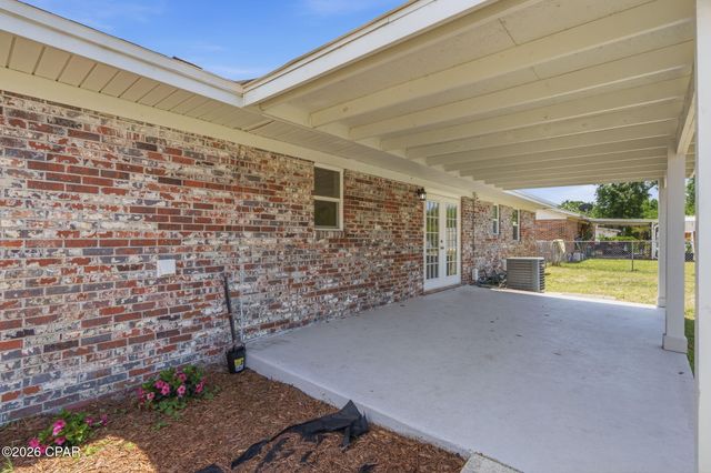 2020 Greenbriar Boulevard, Lynn Haven, FL 32444