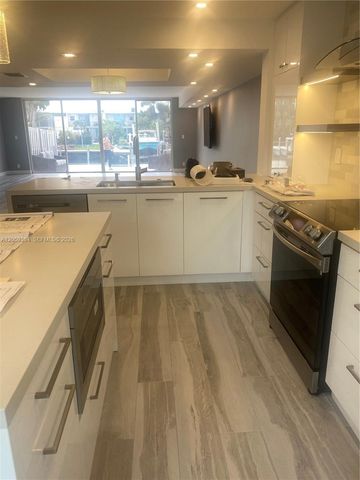 613 NE 26th Ave 613, Hallandale Beach, FL 33009
