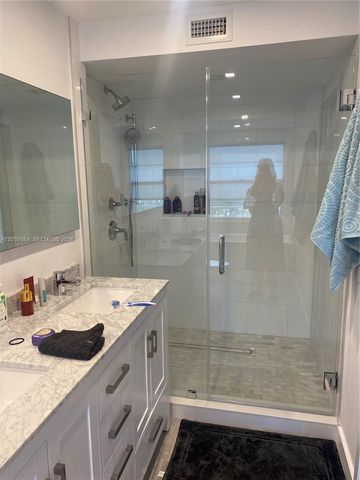 613 NE 26th Ave 613, Hallandale Beach, FL 33009