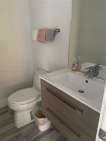613 NE 26th Ave 613, Hallandale Beach, FL 33009