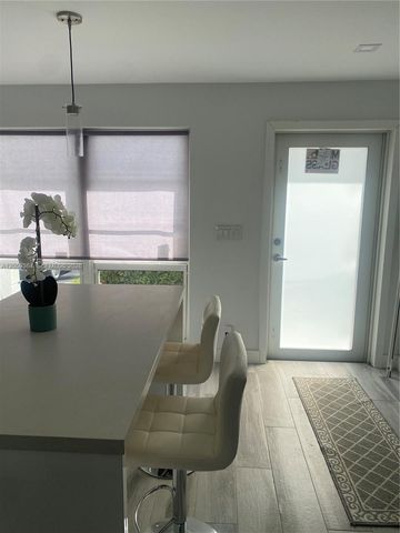 613 NE 26th Ave 613, Hallandale Beach, FL 33009