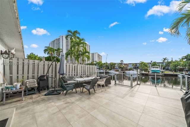 613 NE 26th Ave 613, Hallandale Beach, FL 33009