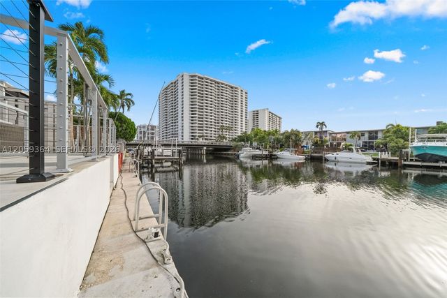 613 NE 26th Ave 613, Hallandale Beach, FL 33009