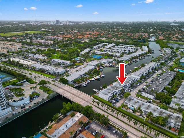 613 NE 26th Ave 613, Hallandale Beach, FL 33009
