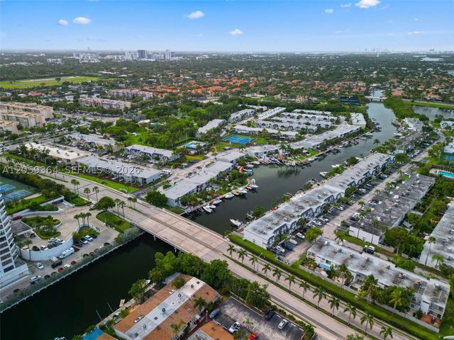 613 NE 26th Ave 613, Hallandale Beach, FL 33009