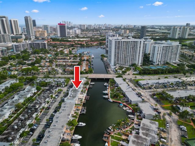 613 NE 26th Ave 613, Hallandale Beach, FL 33009