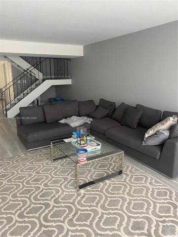613 NE 26th Ave 613, Hallandale Beach, FL 33009