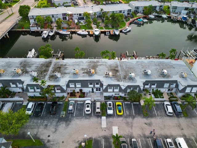 613 NE 26th Ave 613, Hallandale Beach, FL 33009