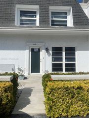 613 NE 26th Ave 613, Hallandale Beach, FL 33009