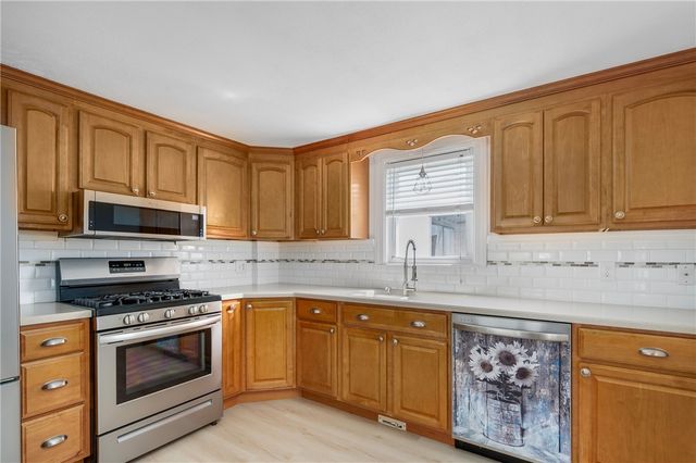 45 Burnett Street, Johnston, RI 02919