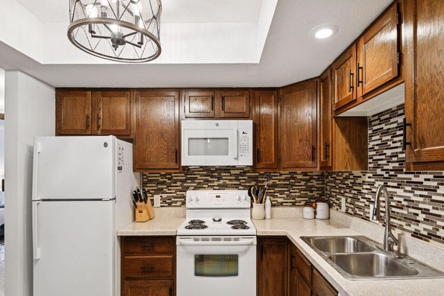 4710 58th Avenue N 201, Crystal, MN 55429