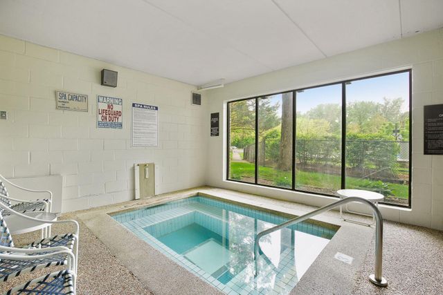 4710 58th Avenue N 201, Crystal, MN 55429