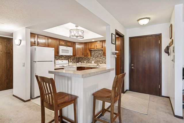 4710 58th Avenue N 201, Crystal, MN 55429