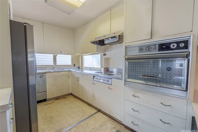 4117 Kaimanahila Street, Honolulu, HI 96816