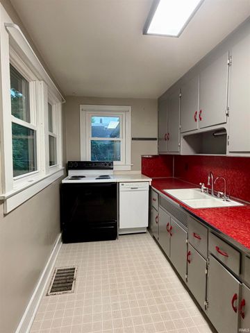 586 E Main Street, Camden, IN 46917