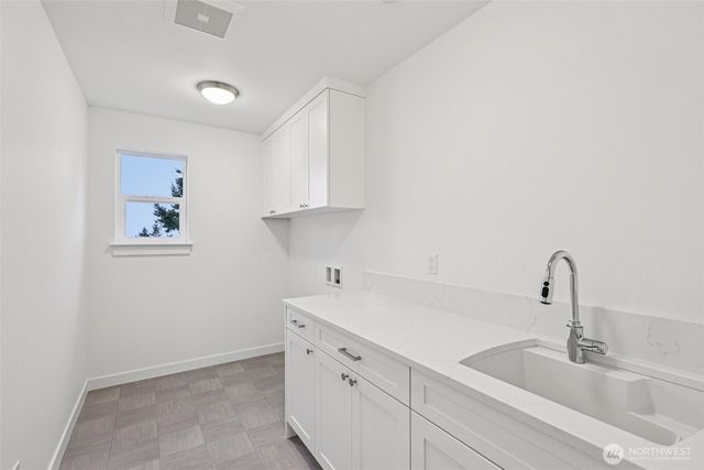 22216 98th Avenue W, Edmonds, WA 98020