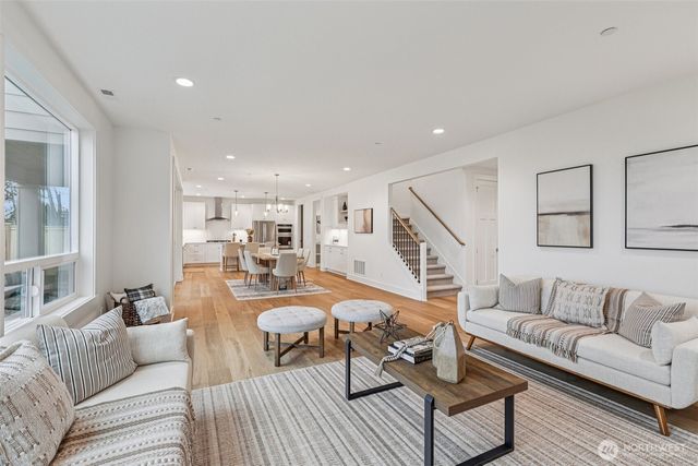 22216 98th Avenue W, Edmonds, WA 98020