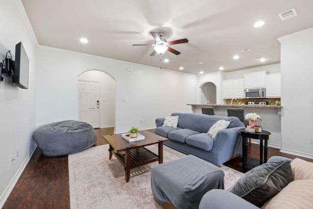 1451 Buena Vista, College Station, TX 77845