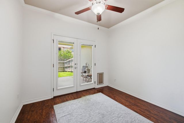1451 Buena Vista, College Station, TX 77845