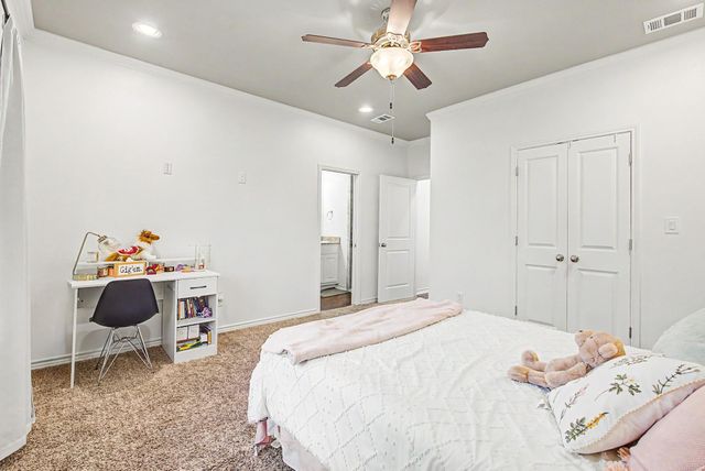 1451 Buena Vista, College Station, TX 77845