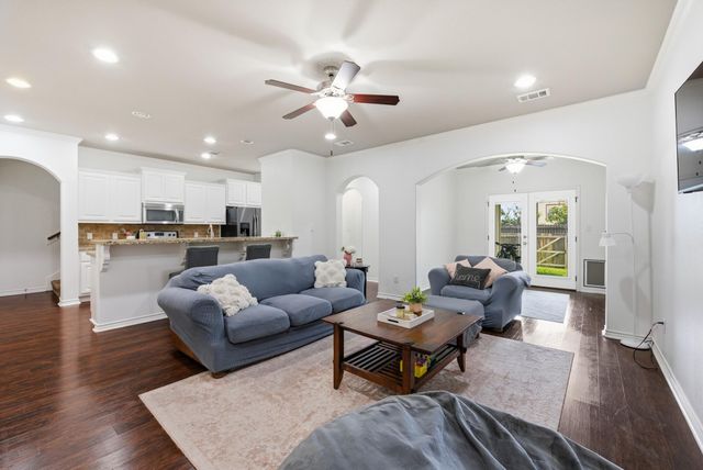 1451 Buena Vista, College Station, TX 77845