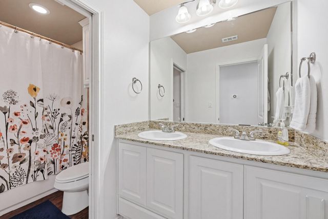 1451 Buena Vista, College Station, TX 77845