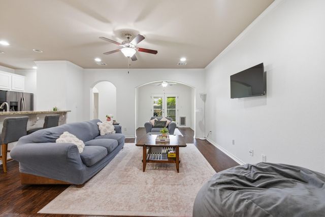 1451 Buena Vista, College Station, TX 77845