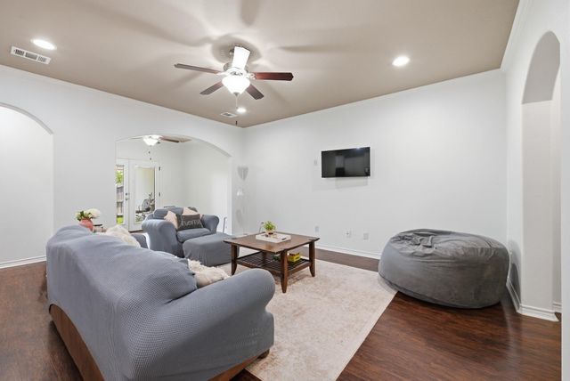 1451 Buena Vista, College Station, TX 77845