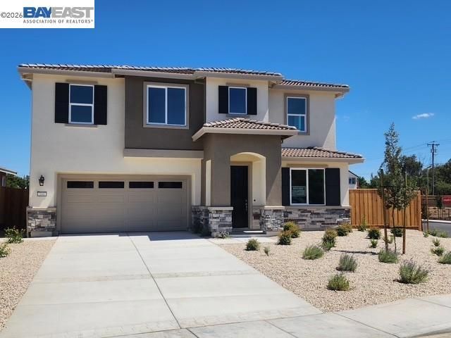 300 Colfax Ln, Oakley, CA 94561