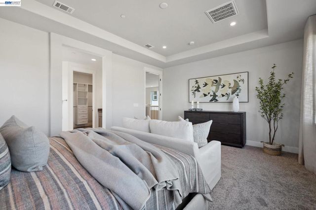 300 Colfax Ln, Oakley, CA 94561