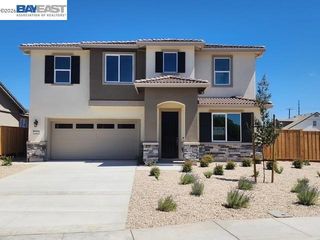 300 Colfax Ln, Oakley, CA 94561