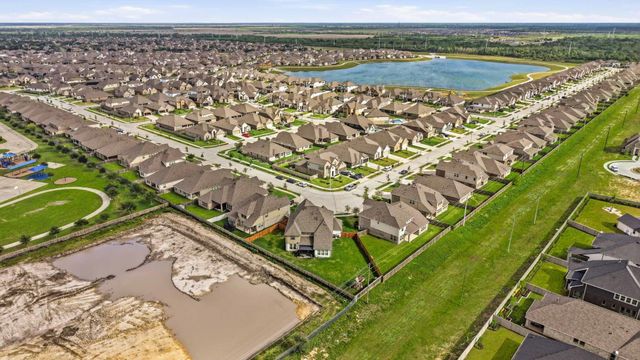 702 Hooks Trail, League City, TX 77573
