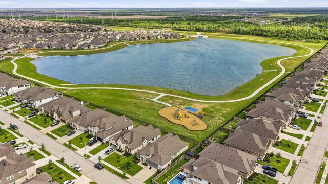 702 Hooks Trail, League City, TX 77573
