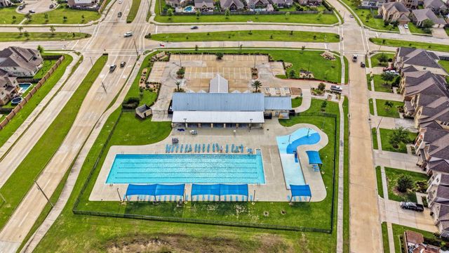 702 Hooks Trail, League City, TX 77573