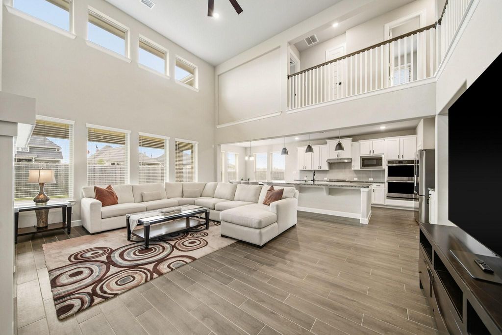 702 Hooks Trail, League City, TX 77573