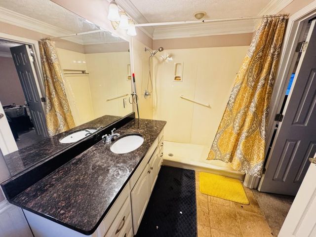 2359 Valley Way, Snellville, GA 30078