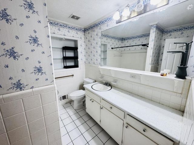 2359 Valley Way, Snellville, GA 30078