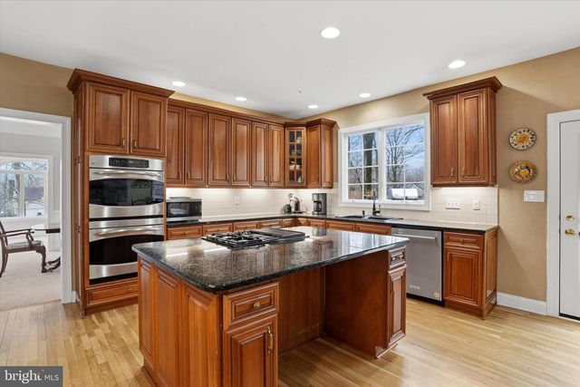 385 RIDGE AVE, Newtown, PA 18940