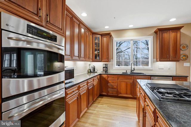 385 RIDGE AVE, Newtown, PA 18940