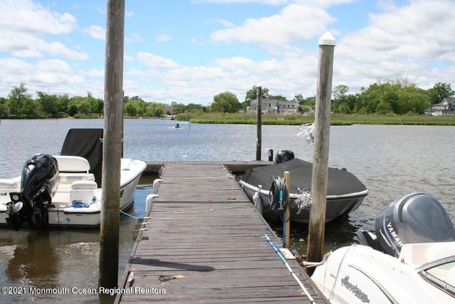 57 Bridgewaters Drive 7, Oceanport, NJ 07757