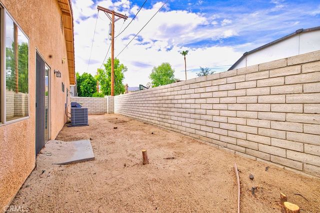 51705 Eisenhower, La Quinta, CA 92253