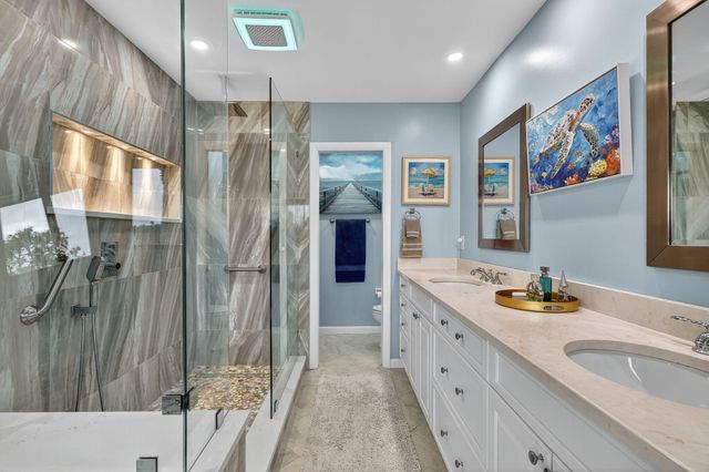 5650 SE Foxcross Place, Stuart, FL 34997