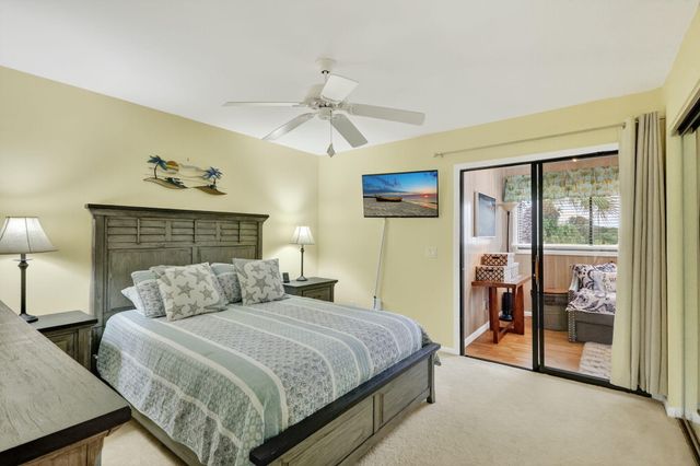 5650 SE Foxcross Place, Stuart, FL 34997